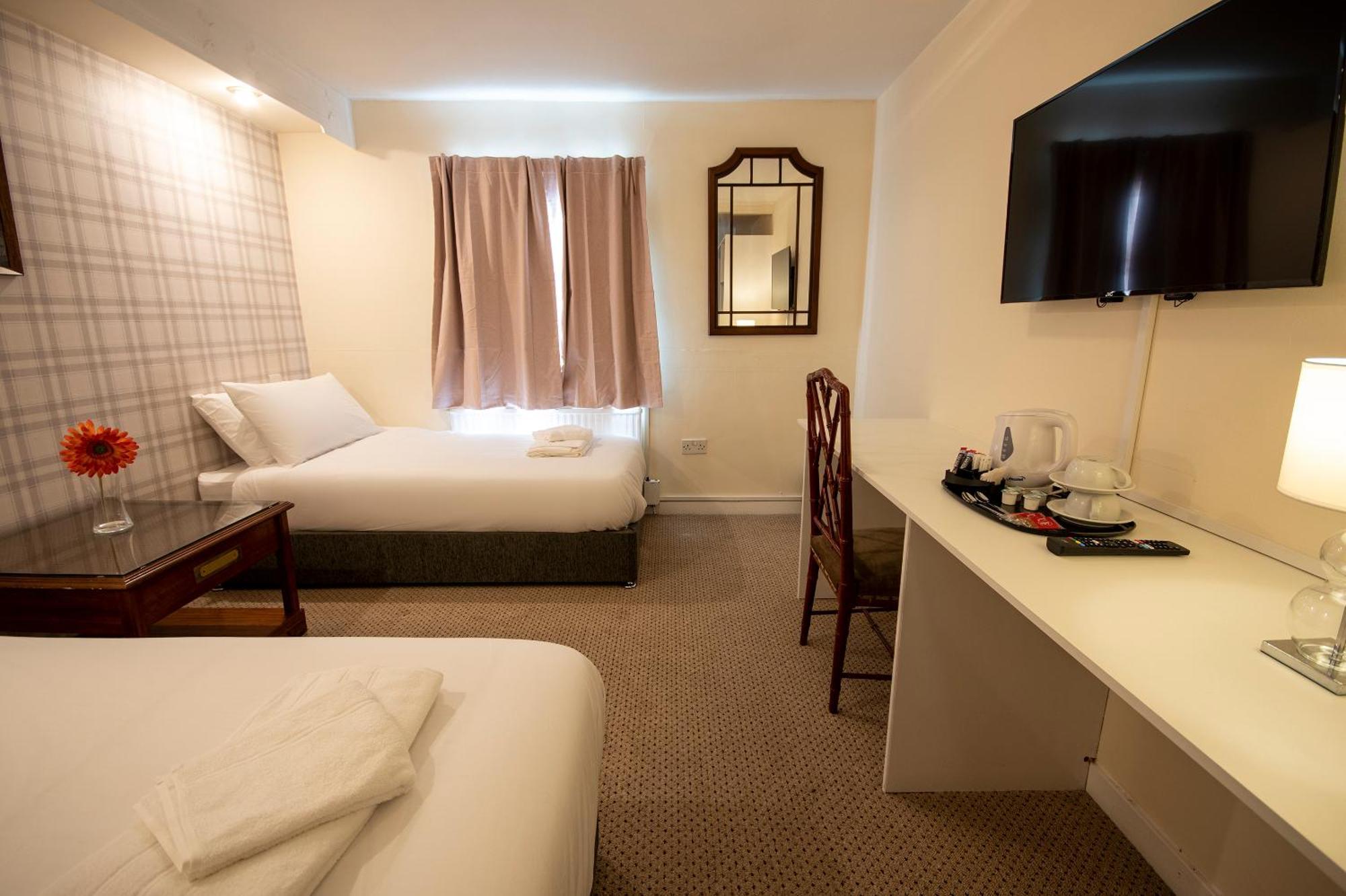 Douglas Arms Hotel by Paymán Club Castle Douglas Habitación foto