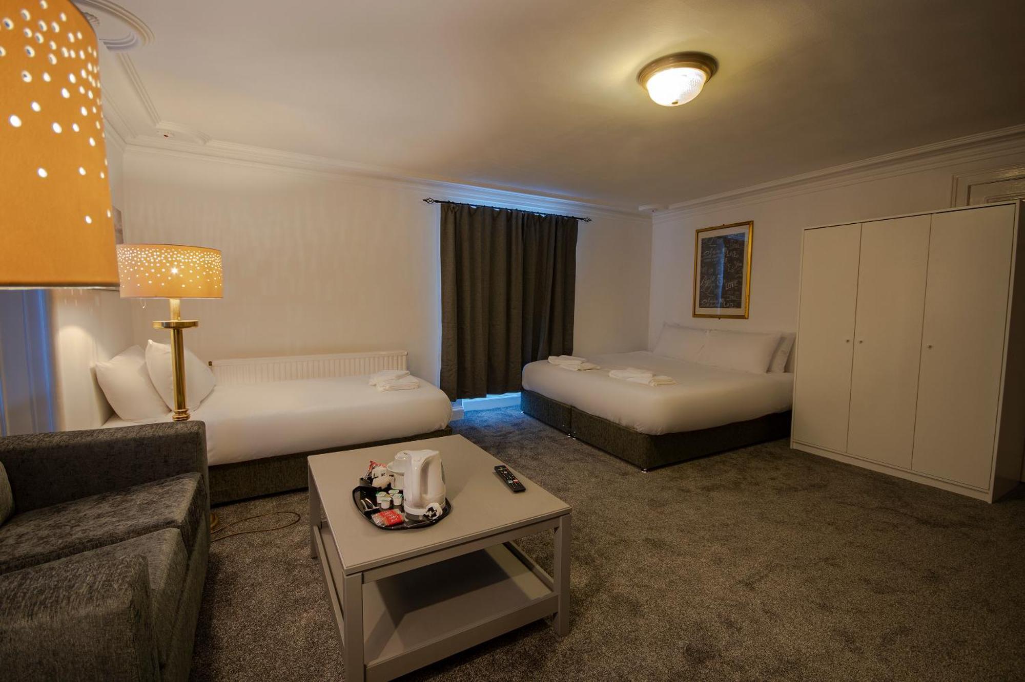 Douglas Arms Hotel by Paymán Club Castle Douglas Habitación foto